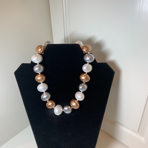 16" Statement Pearl Choker - Picture 1 of 5